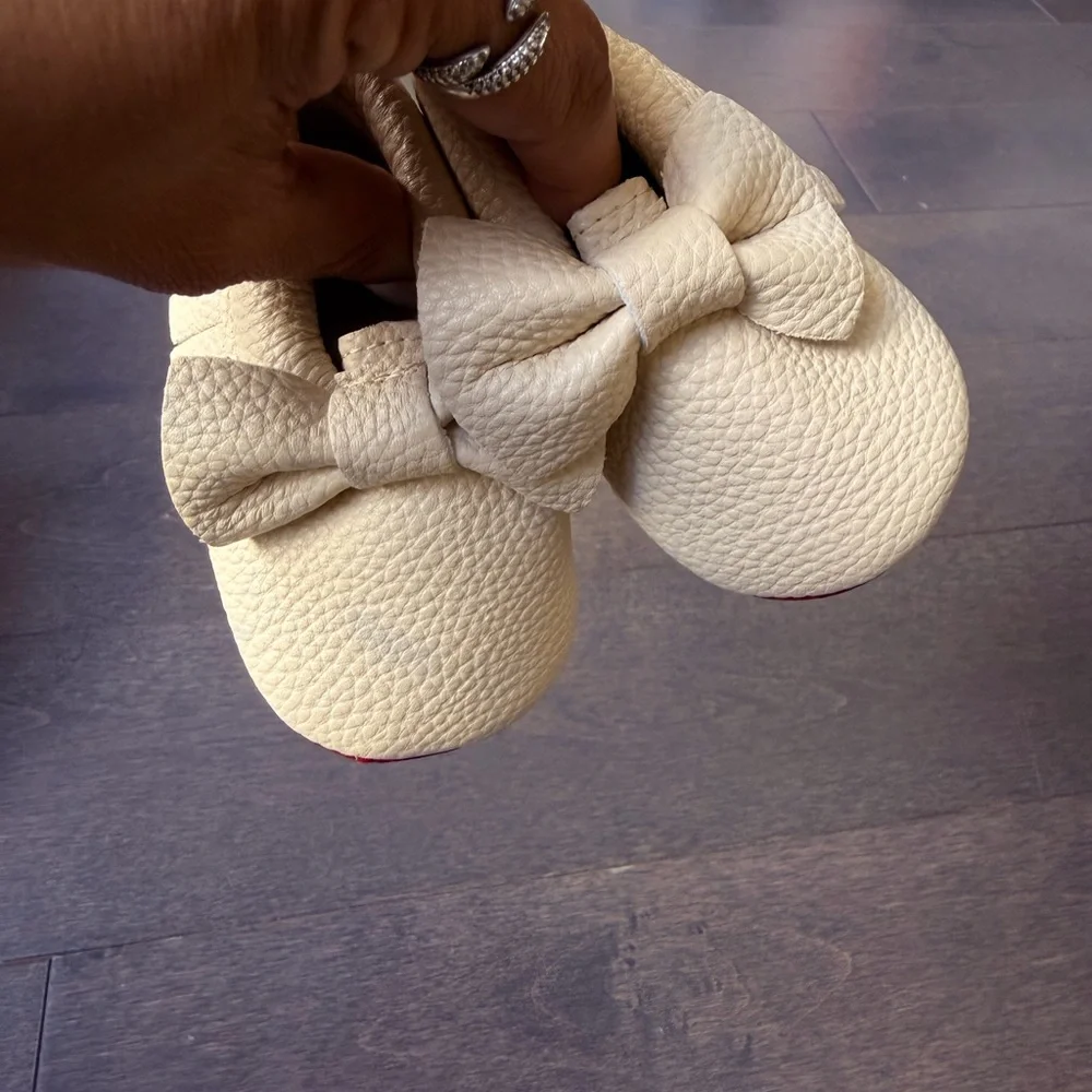 Baby Bow Slip-On Shoes in Cream